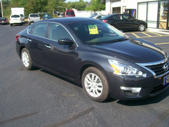 2013 Nissan Altima Pickupslt Quad Cab SWB 4WD 4x4 Truck