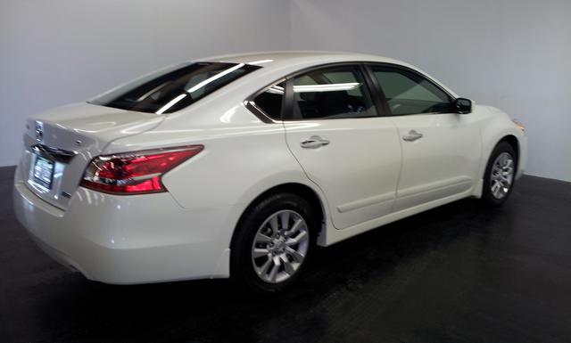 2013 Nissan Altima Pickupslt Quad Cab SWB 4WD 4x4 Truck