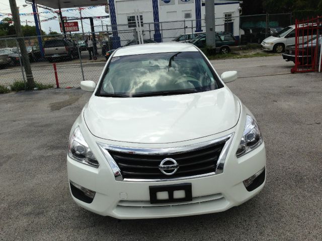 2013 Nissan Altima Pickupslt Quad Cab SWB 4WD 4x4 Truck