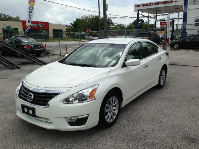 2013 Nissan Altima Pickupslt Quad Cab SWB 4WD 4x4 Truck