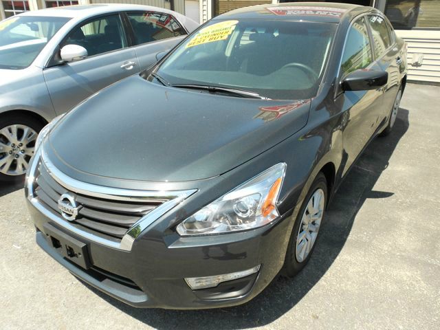 2013 Nissan Altima Pickupslt Quad Cab SWB 4WD 4x4 Truck