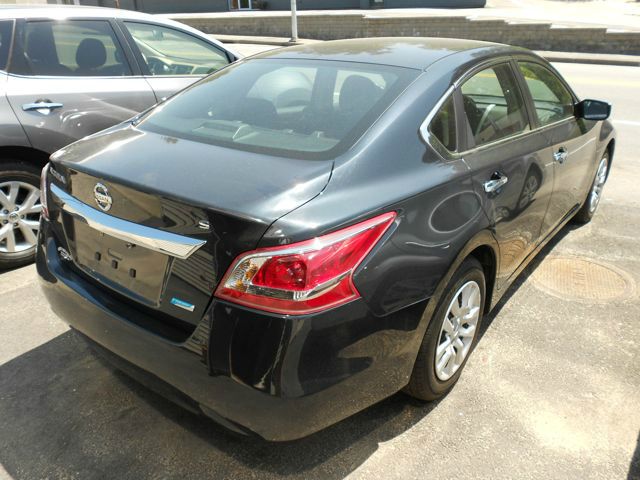 2013 Nissan Altima Pickupslt Quad Cab SWB 4WD 4x4 Truck