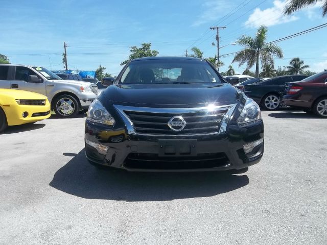 2013 Nissan Altima Pickupslt Quad Cab SWB 4WD 4x4 Truck