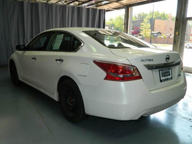 2013 Nissan Altima Pickupslt Quad Cab SWB 4WD 4x4 Truck