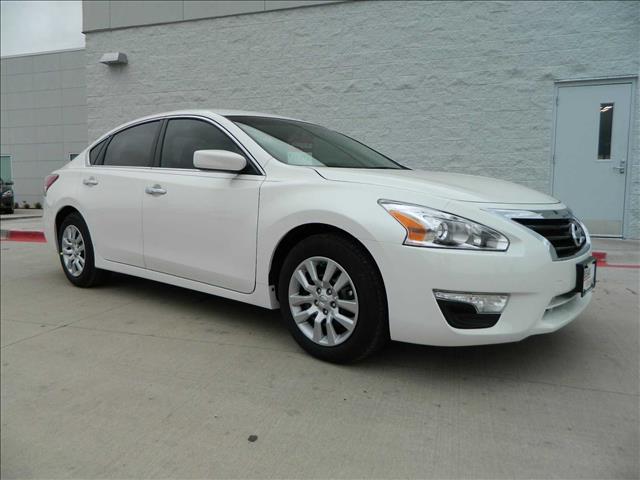 2013 Nissan Altima 4x4 Truck