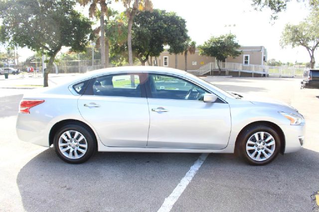 2013 Nissan Altima Pickupslt Quad Cab SWB 4WD 4x4 Truck