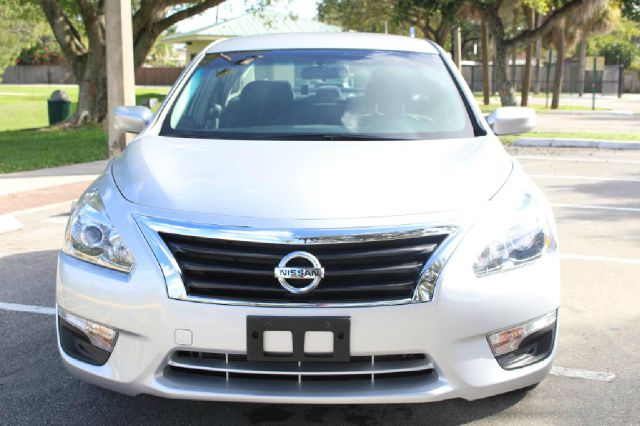 2013 Nissan Altima Pickupslt Quad Cab SWB 4WD 4x4 Truck