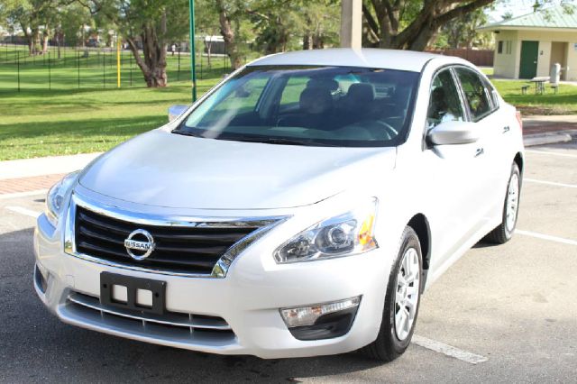 2013 Nissan Altima Pickupslt Quad Cab SWB 4WD 4x4 Truck