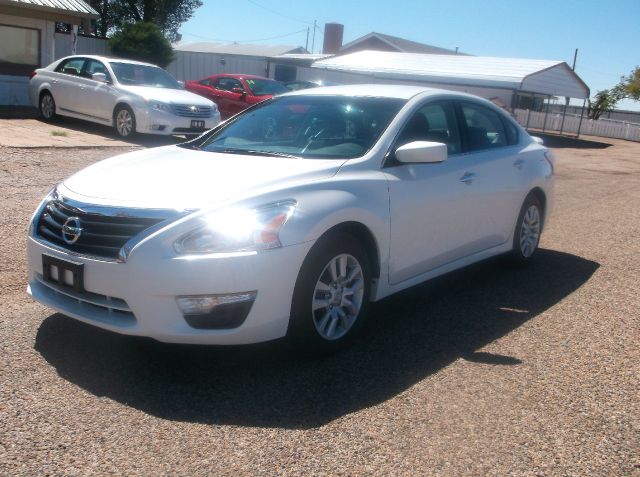 2013 Nissan Altima Pickupslt Quad Cab SWB 4WD 4x4 Truck