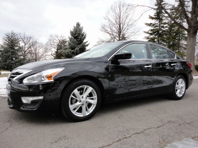 2013 Nissan Altima Crew-short-slt-classic-6.6l Diesel-4wd-1 Owner