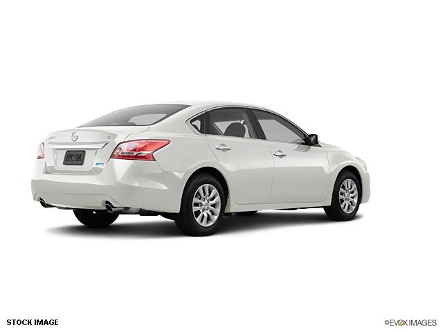 2013 Nissan Altima Unknown