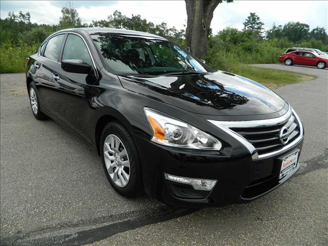 2013 Nissan Altima 4x4 Truck