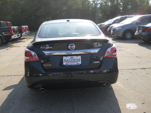 2013 Nissan Altima Crew-short-slt-classic-6.6l Diesel-4wd-1 Owner