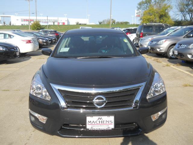 2013 Nissan Altima Crew-short-slt-classic-6.6l Diesel-4wd-1 Owner