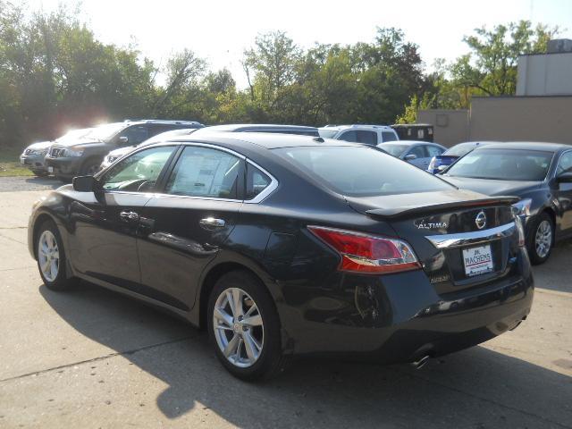 2013 Nissan Altima Crew-short-slt-classic-6.6l Diesel-4wd-1 Owner