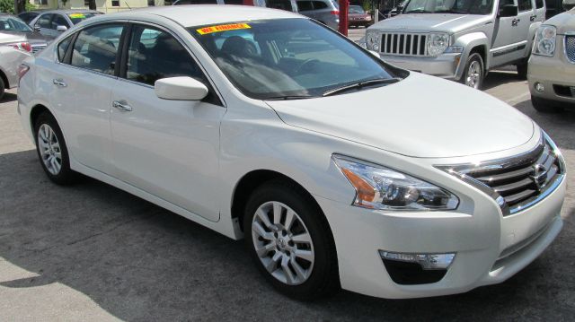 2013 Nissan Altima Pickupslt Quad Cab SWB 4WD 4x4 Truck