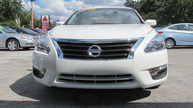 2013 Nissan Altima Pickupslt Quad Cab SWB 4WD 4x4 Truck