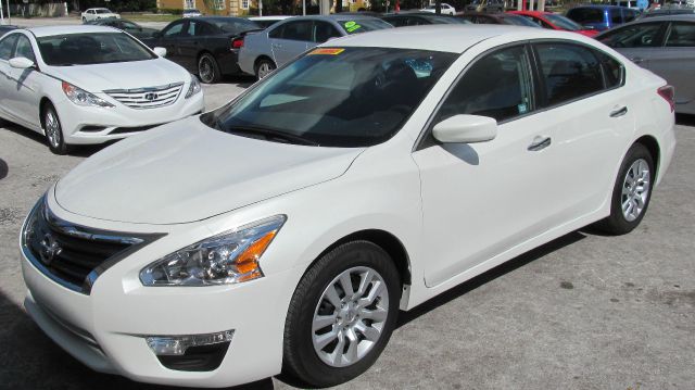 2013 Nissan Altima Pickupslt Quad Cab SWB 4WD 4x4 Truck