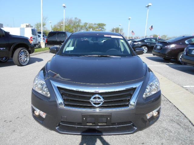 2013 Nissan Altima ST Pickup 4D 5 1/2 Ft