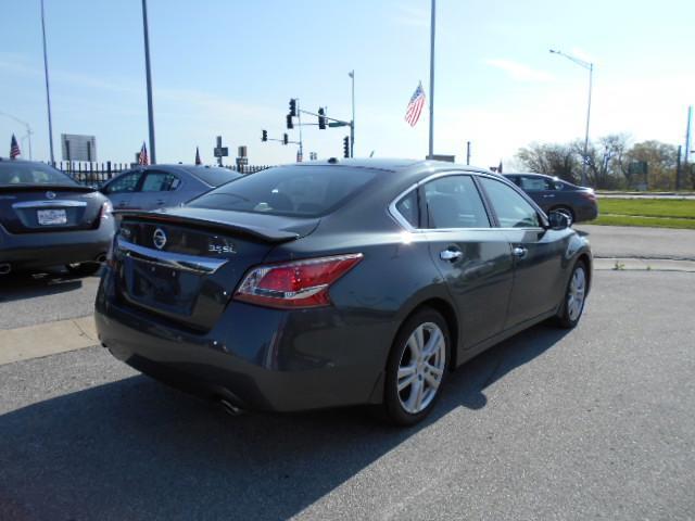 2013 Nissan Altima ST Pickup 4D 5 1/2 Ft