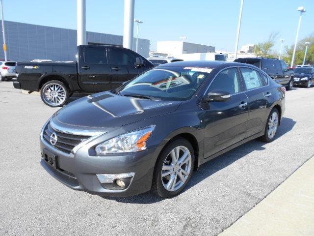 2013 Nissan Altima ST Pickup 4D 5 1/2 Ft