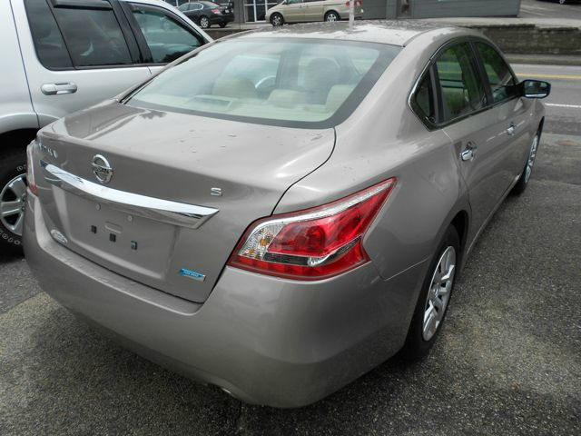 2013 Nissan Altima Pickupslt Quad Cab SWB 4WD 4x4 Truck