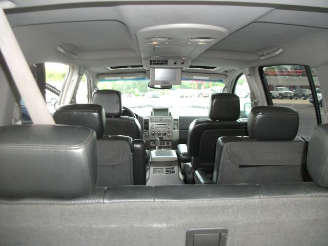 2004 Nissan Armada EX-L W/ DVD System