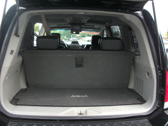 2004 Nissan Armada EX-L W/ DVD System