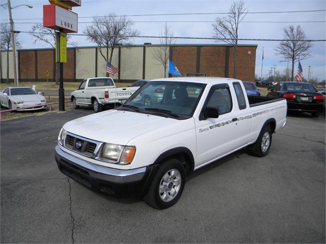 1998 Nissan Frontier LT Extended Minivan 4D