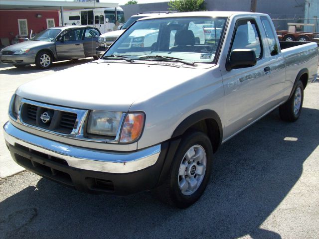 1998 Nissan Frontier SE 2WD