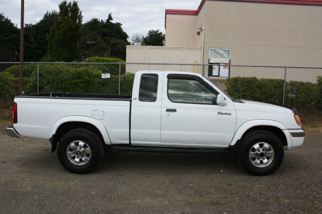 1999 Nissan Frontier FX4 Super Duty