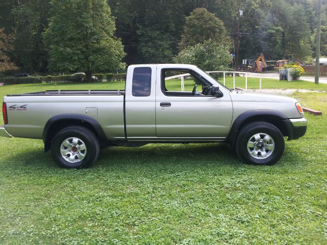 2000 Nissan Frontier E-350 Base