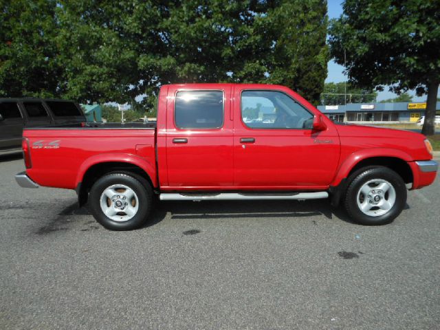 2000 Nissan Frontier Biarritz