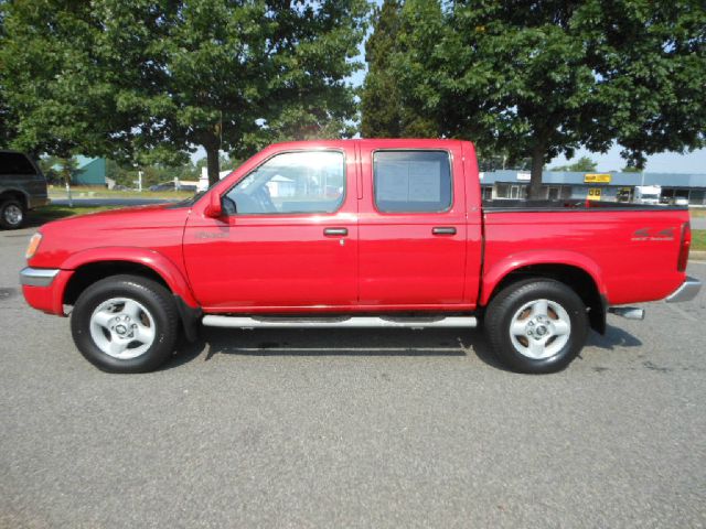 2000 Nissan Frontier Biarritz