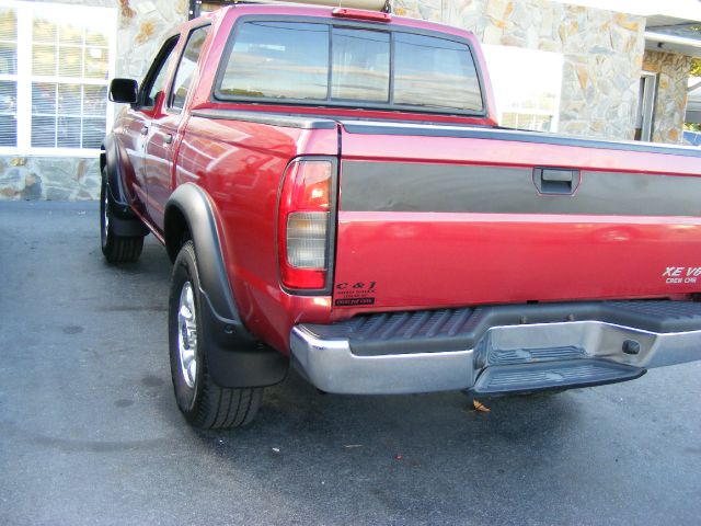 2000 Nissan Frontier SE 2WD