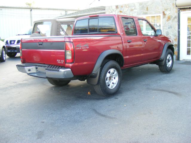 2000 Nissan Frontier SE 2WD