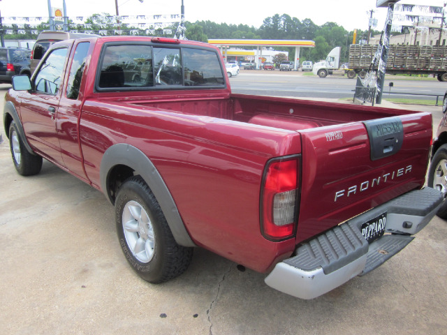 2001 Nissan Frontier SE 2WD