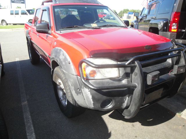 2001 Nissan Frontier 2006 Ford Lariat