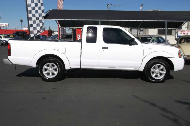 2001 Nissan Frontier SE 2WD