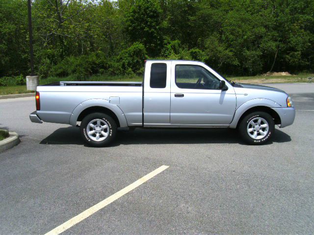 2001 Nissan Frontier SE 2WD