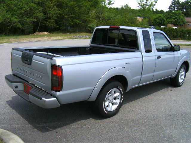 2001 Nissan Frontier SE 2WD