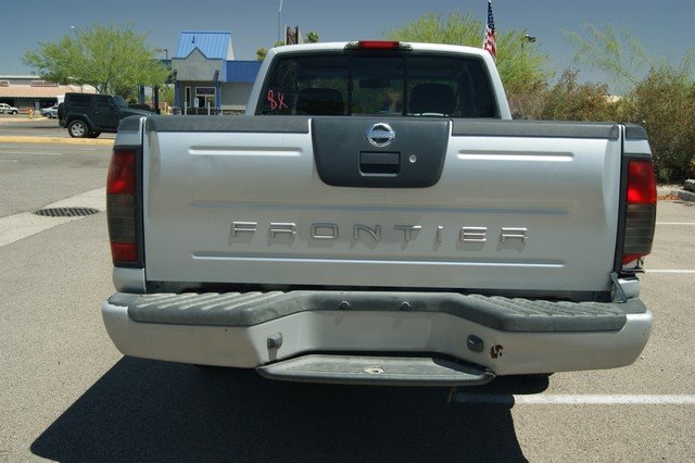 2002 Nissan Frontier 3.6 AT 4WD LS