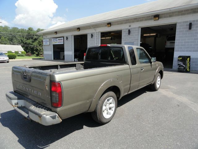 2002 Nissan Frontier 3.6 AT 4WD LS