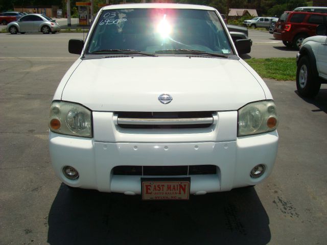 2003 Nissan Frontier SE 2WD