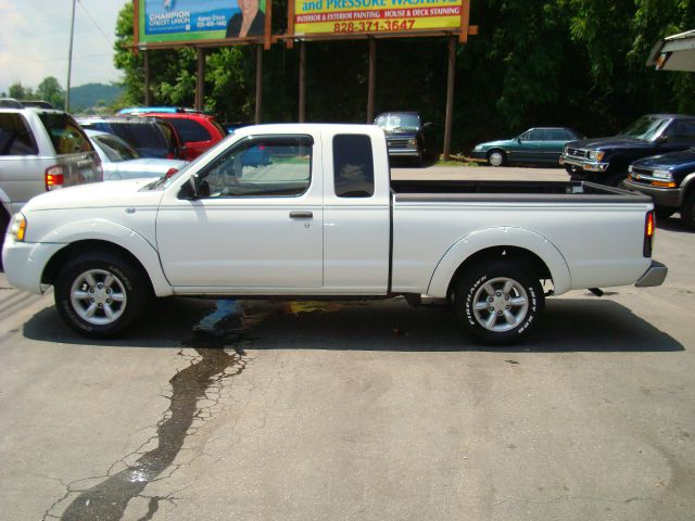 2003 Nissan Frontier SE 2WD