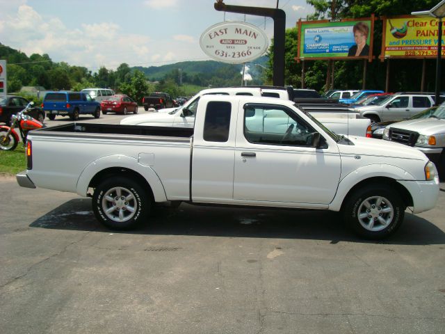 2003 Nissan Frontier SE 2WD