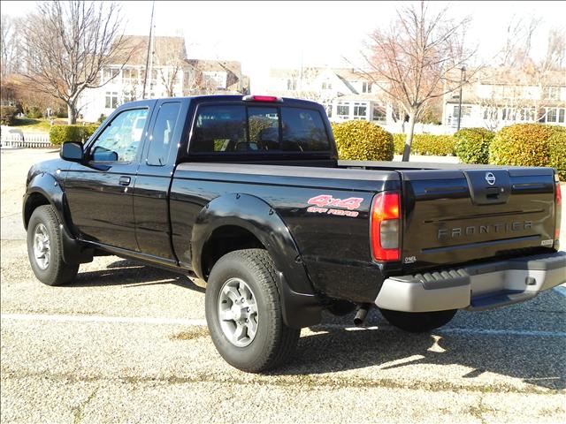 2004 Nissan Frontier E - 35