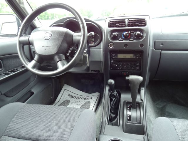 2004 Nissan Frontier LX -V6