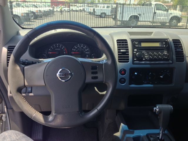 2005 Nissan Frontier 4X4 Le3rd Rowone Owner