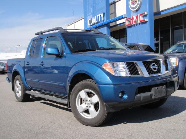 2005 Nissan Frontier Touring / AWD